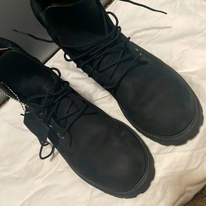 Black Timberlands 🥾